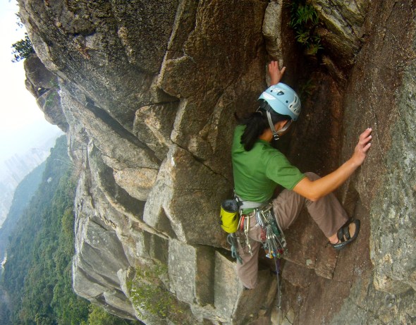 Kelly get some action on a holeless short chimney 