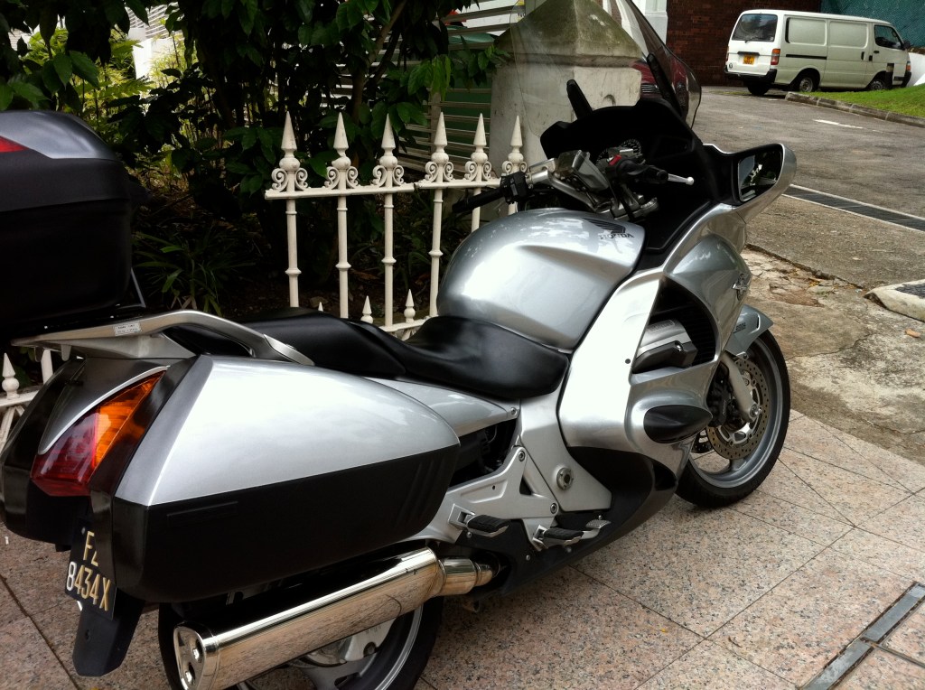 My last big bike.. before i sold it for my trusty proton. I love my bikes and I miss the days when we did road trips like there is no tomorrow