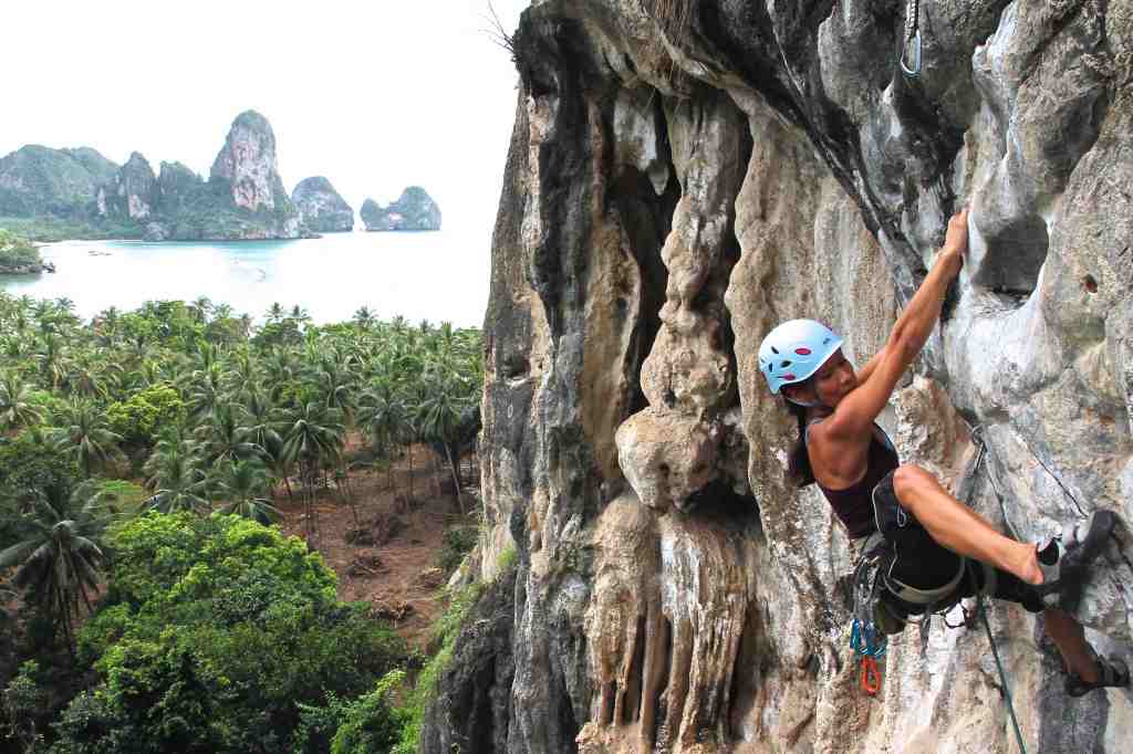 Bee Kuen throws a heel!