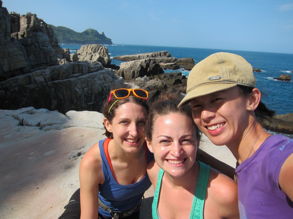 Elenni and Clare from USA is on a girls outing with Kelly! 